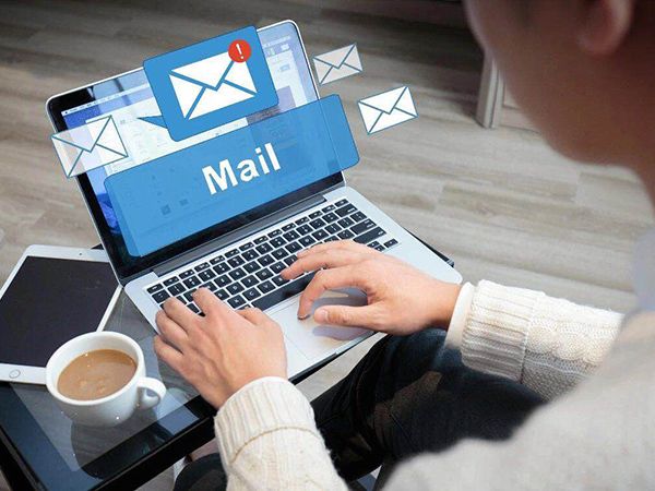 建站的時候如何在多個頁面里快速添加共有的功能組件？